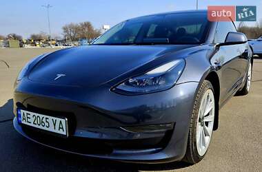 Седан Tesla Model 3 2022 в Днепре