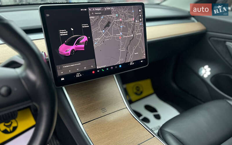 Седан Tesla Model 3 2019 в Івано-Франківську