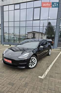 Седан Tesla Model 3 2021 в Ровно