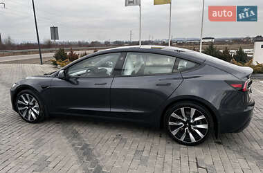 Седан Tesla Model 3 2023 в 