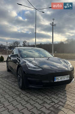 Седан Tesla Model 3 2019 в Львові