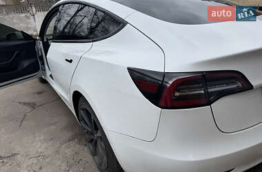 Седан Tesla Model 3 2019 в 