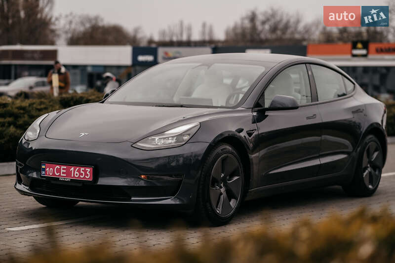 Tesla Model 3 2022