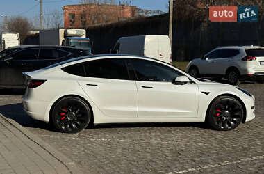 Седан Tesla Model 3 2021 в 