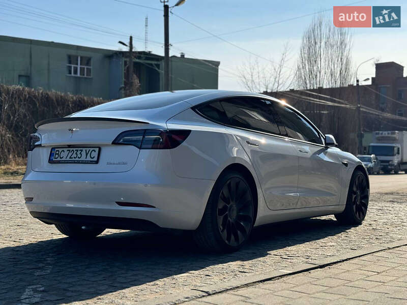 Седан Tesla Model 3 2021 в Львові