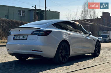 Седан Tesla Model 3 2021 в 