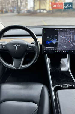 Седан Tesla Model 3 2018 в 