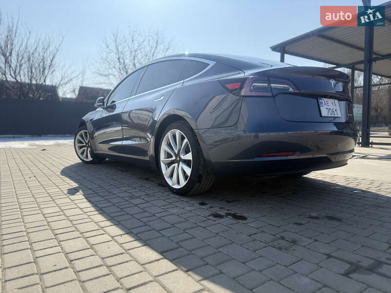 Седан Tesla Model 3 2020 в Днепре