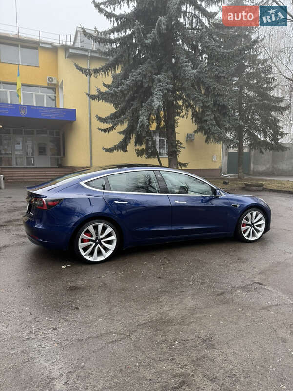 Седан Tesla Model 3 2018 в Хмельницком