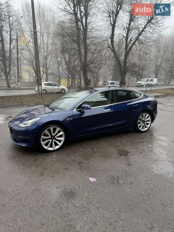 Седан Tesla Model 3 2018 в Хмельницком