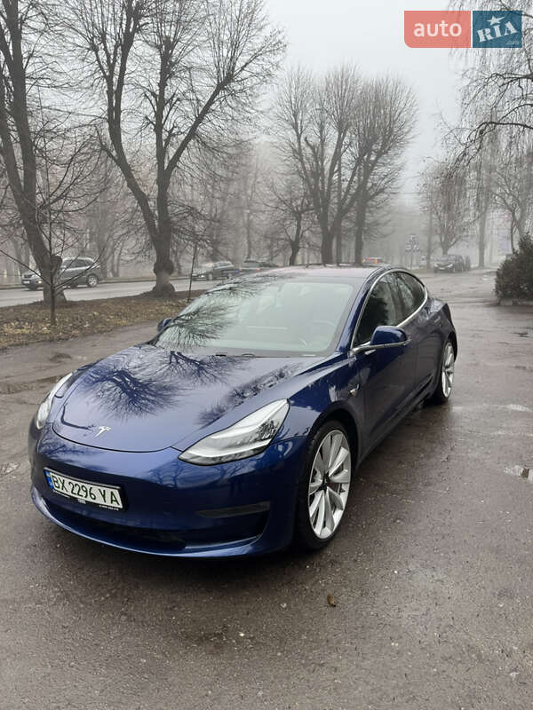 Седан Tesla Model 3 2018 в Хмельницком
