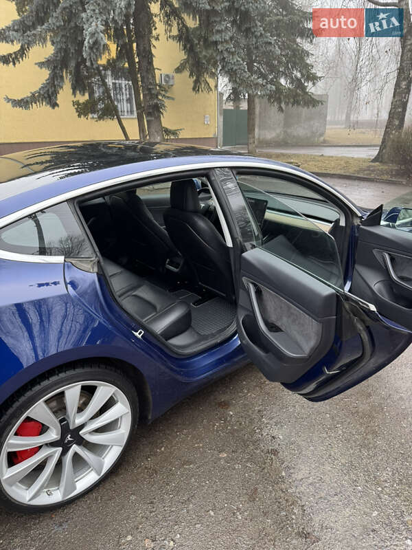 Седан Tesla Model 3 2018 в Хмельницком