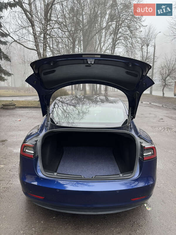 Седан Tesla Model 3 2018 в Хмельницком