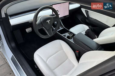 Седан Tesla Model 3 2019 в 