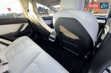 Седан Tesla Model 3 2019 в 