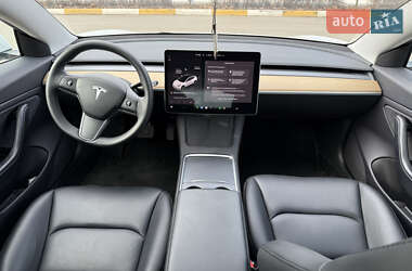Седан Tesla Model 3 2023 в Києві