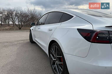 Седан Tesla Model 3 2019 в 