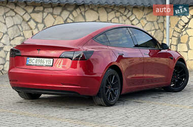 Седан Tesla Model 3 2021 в Львове