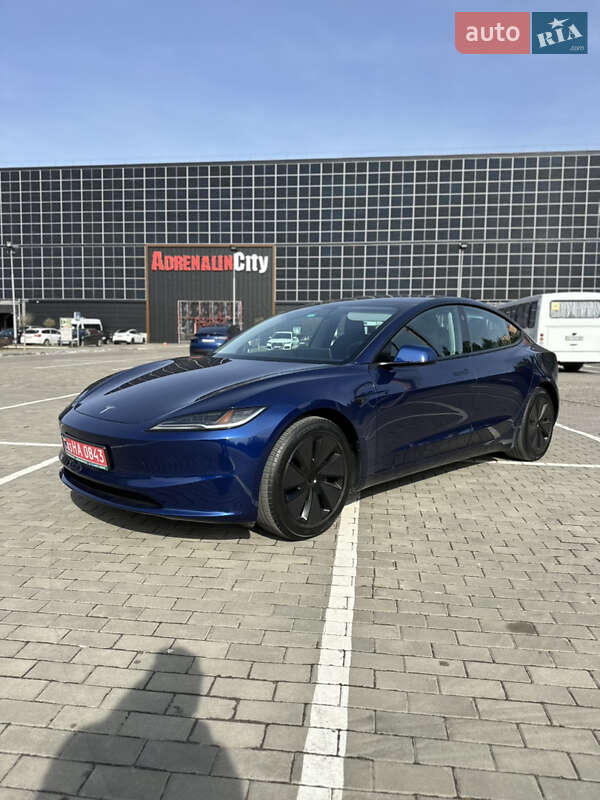 Седан Tesla Model 3 2024 в Луцьку