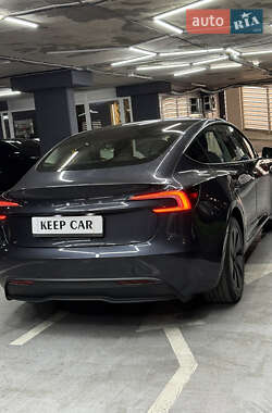 Седан Tesla Model 3 2024 в 