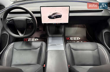 Седан Tesla Model 3 2024 в 