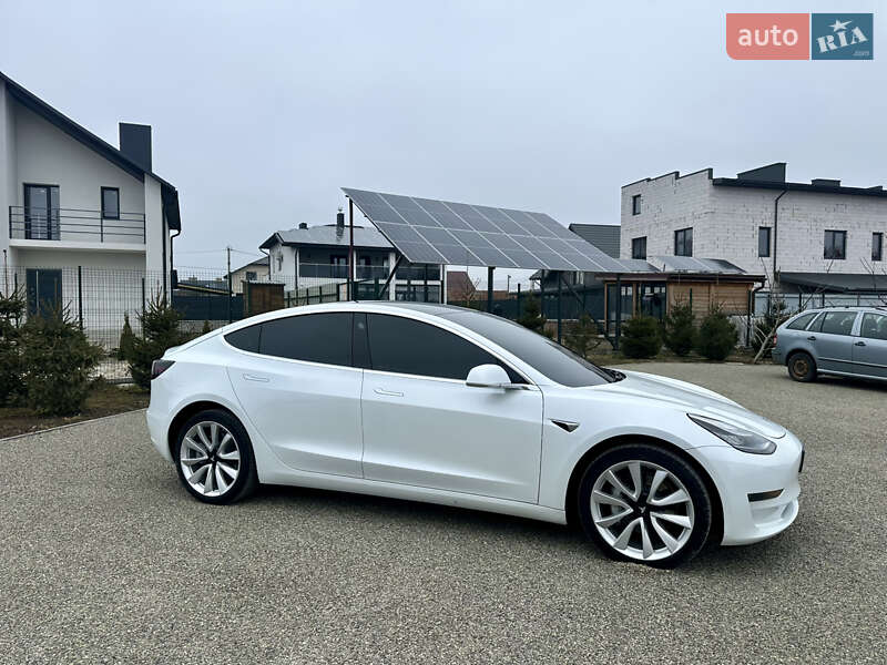 Седан Tesla Model 3 2020 в Тернополе