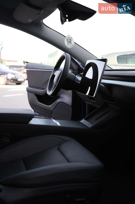 Седан Tesla Model 3 2024 в Луцке