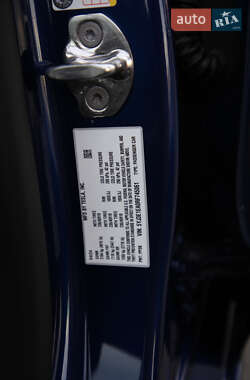 Седан Tesla Model 3 2024 в 
