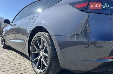 Седан Tesla Model 3 2018 в 
