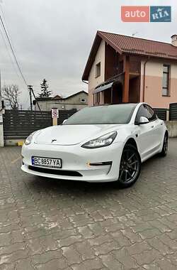 Седан Tesla Model 3 2021 в 