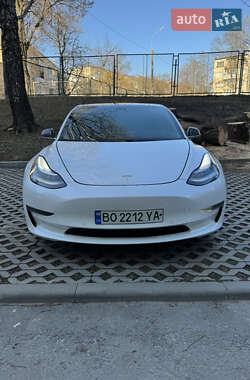 Седан Tesla Model 3 2020 в Тернополі