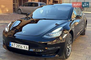 Седан Tesla Model 3 2019 в Чернівцях