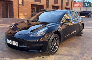 Седан Tesla Model 3 2019 в Чернівцях