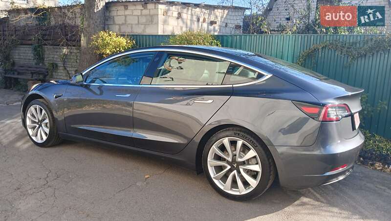 Седан Tesla Model 3 2019 в Києві