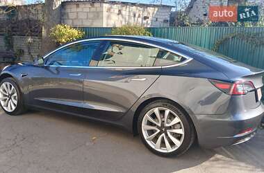 Седан Tesla Model 3 2019 в 