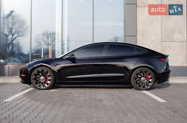 Седан Tesla Model 3 2021 в 