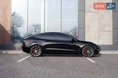 Седан Tesla Model 3 2021 в 
