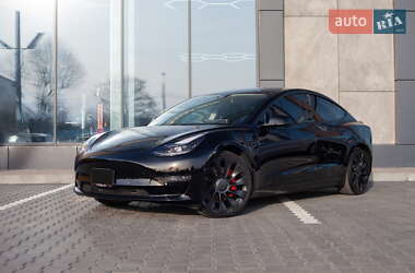 Седан Tesla Model 3 2021 в 