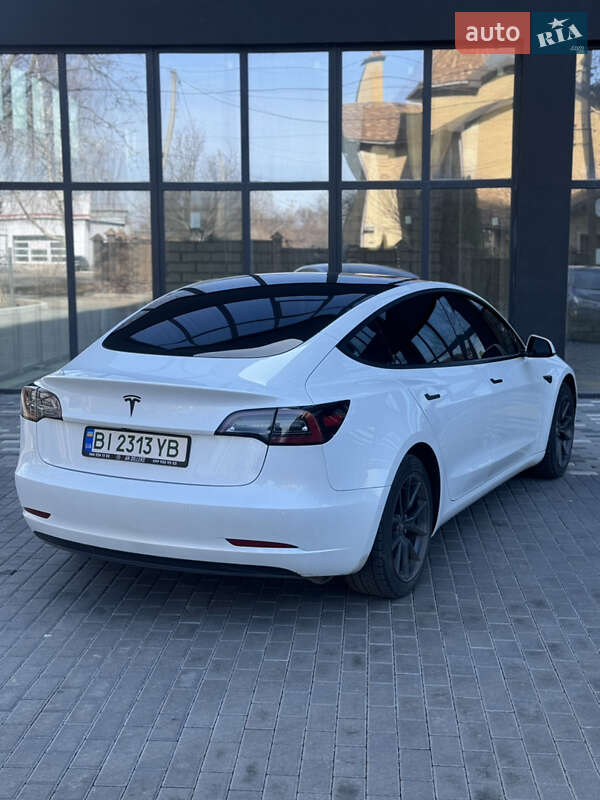 Седан Tesla Model 3 2021 в Полтаві