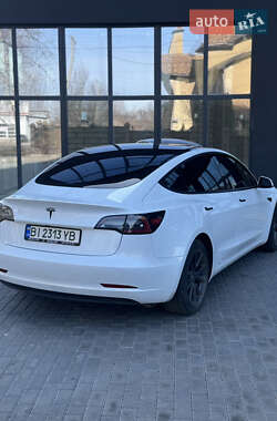 Седан Tesla Model 3 2021 в 