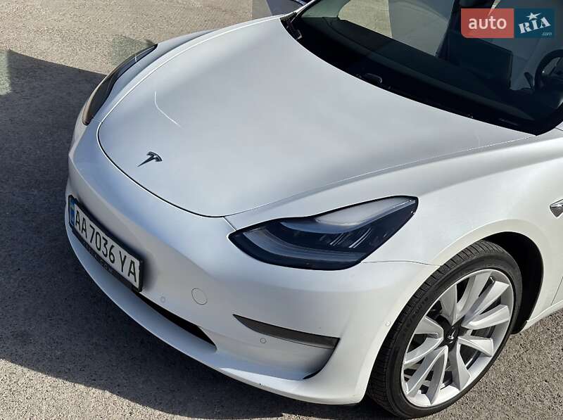 Седан Tesla Model 3 2020 в Киеве
