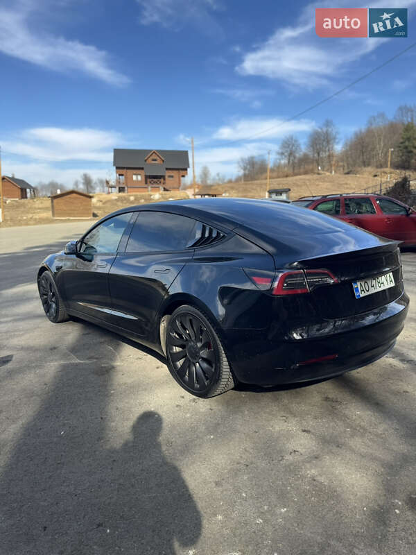 Седан Tesla Model 3 2021 в Ужгороді