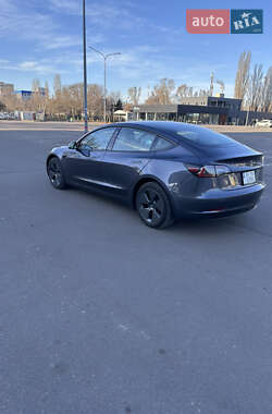 Седан Tesla Model 3 2023 в 