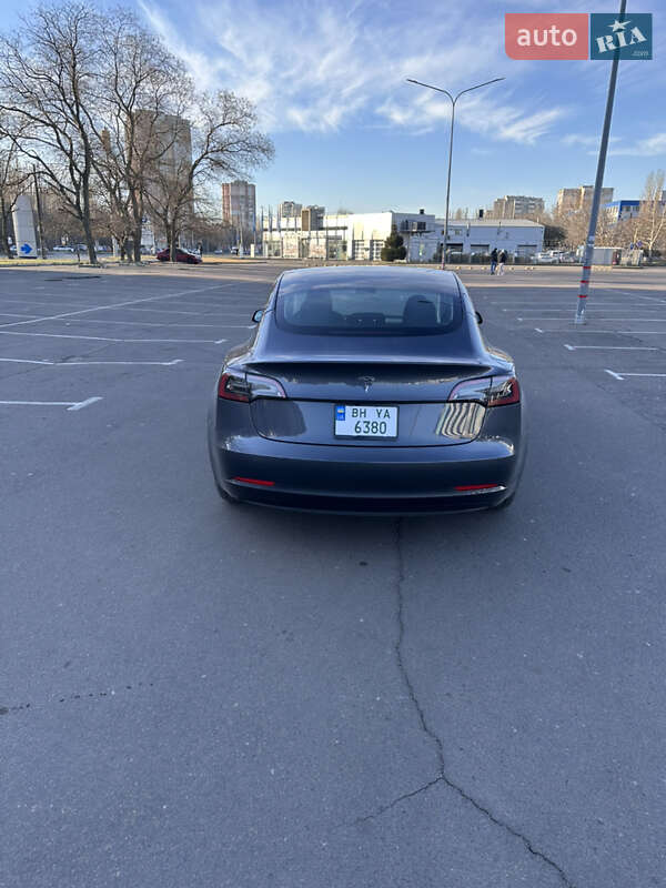 Седан Tesla Model 3 2023 в Одесі