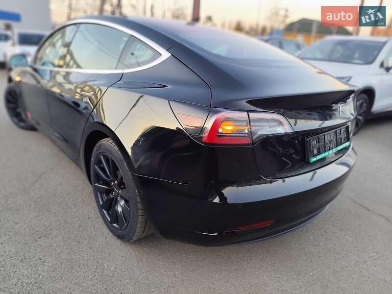 Седан Tesla Model 3 2019 в Києві