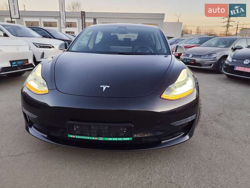 Седан Tesla Model 3 2019 в Києві