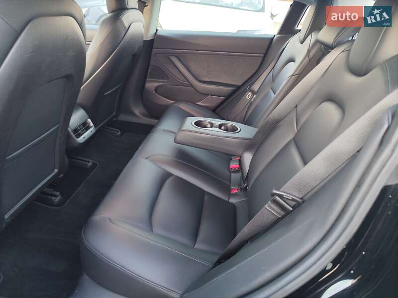 Седан Tesla Model 3 2019 в Києві