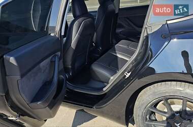 Седан Tesla Model 3 2020 в 