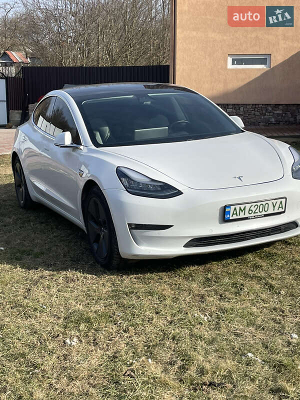 Седан Tesla Model 3 2019 в Житомирі