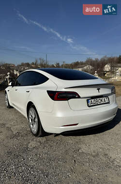 Седан Tesla Model 3 2022 в 